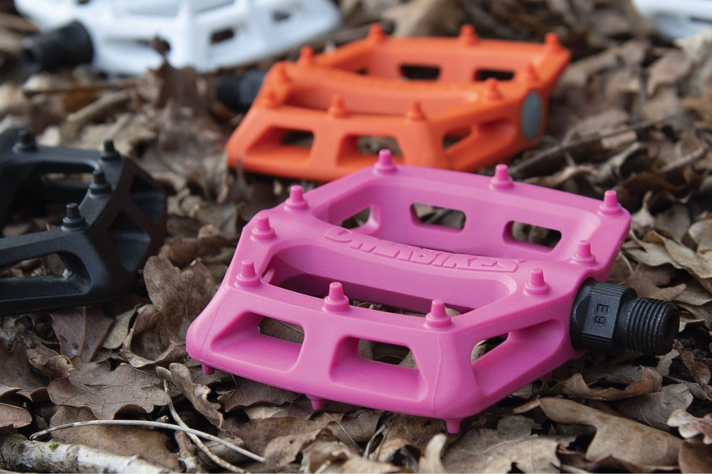 DMR BIKES - DMR V6 FLAT PEDALS - FISHTAIL CYCLERY