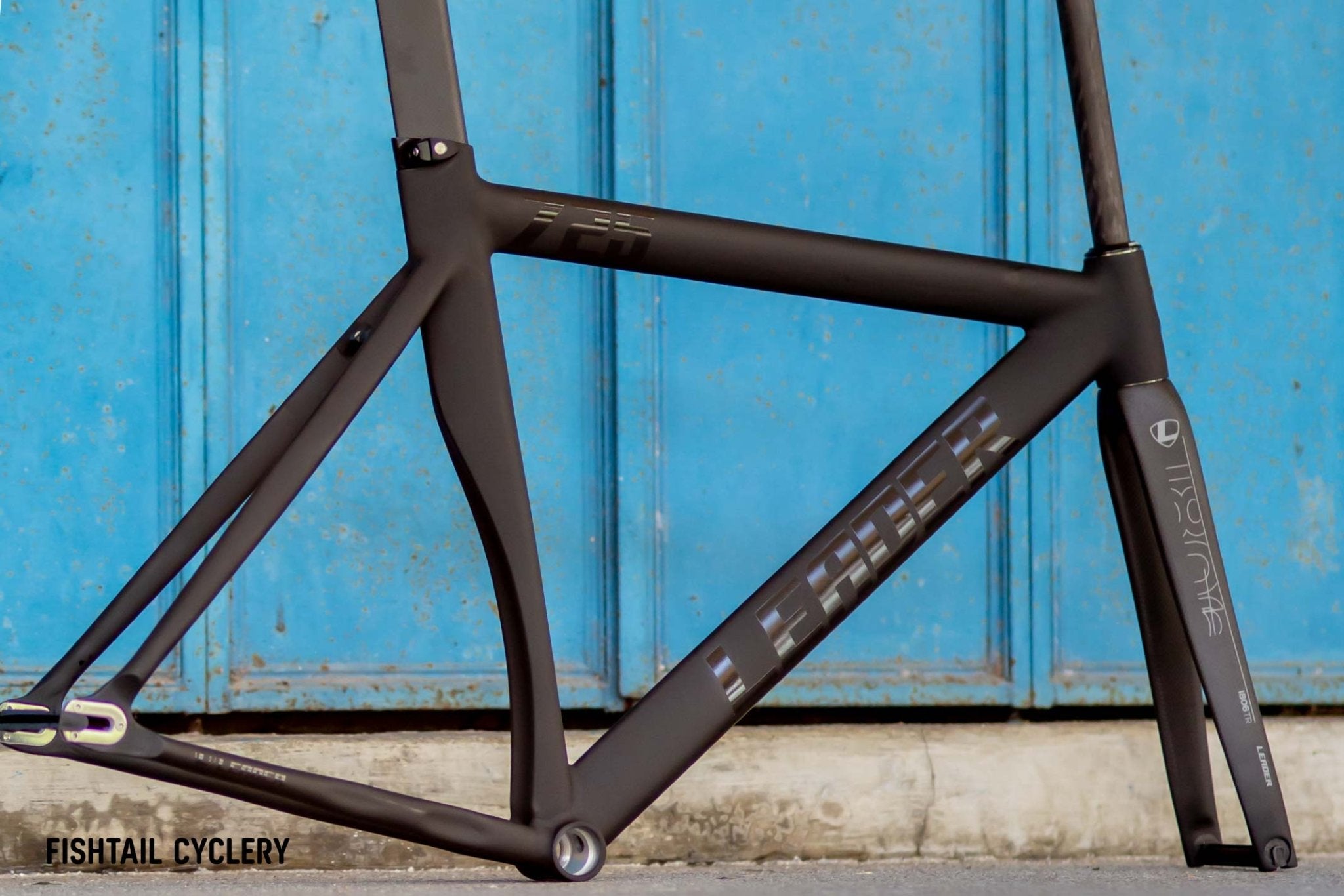 LEADER 725 Frameset with LEADER I806 Fork – FISHTAIL CYCLERY